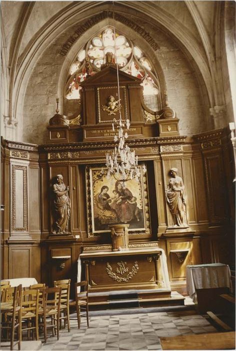 Autel ; retable ; tabernacle du transept