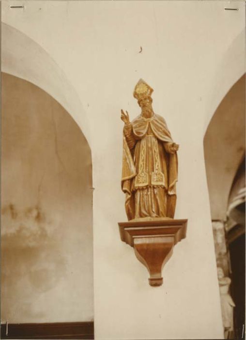 statue : Saint Evêque