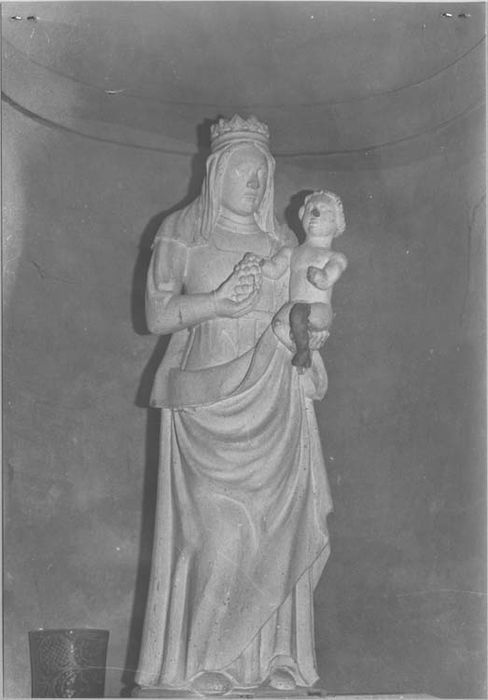 Statue : Vierge à l'Enfant