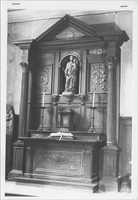 Autel et retable de la chapelle Saint-Joseph