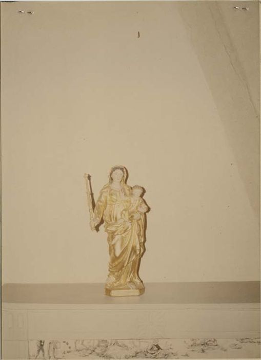 Statuette : petite Vierge à l'Enfant et au sceptre