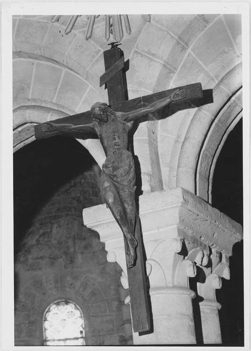 Statue : Christ en croix