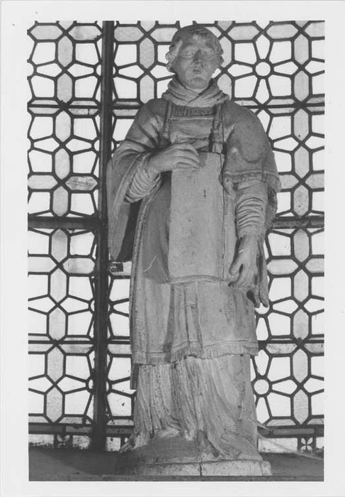 statue : Saint en habit de diacre