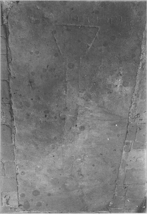 dalle ornée de croix (3)