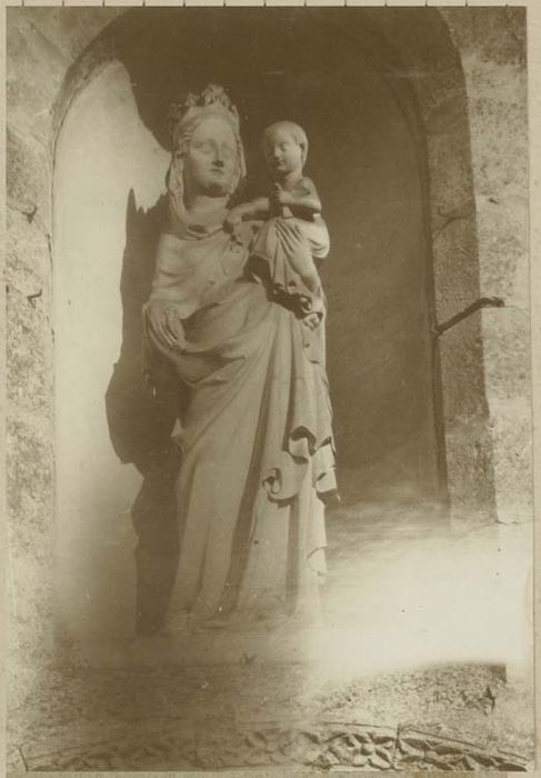 statue : Vierge à l'Enfant