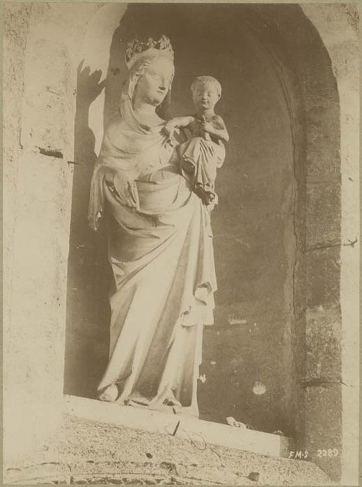 statue : Vierge à l'Enfant