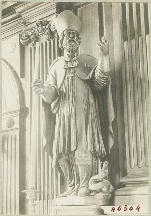 2 statues : saints évêques
