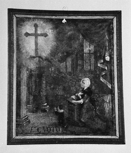 Ex-voto, tableau : Une jeune femme et un enfant agenouillés devant l'apparition de la Sainte-Croix