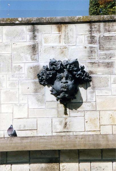 Mascarons (2)