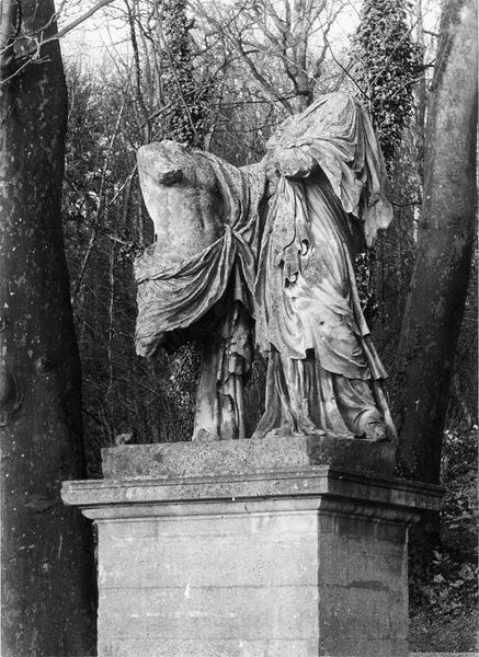statue : Paix des Gracques (la) - © Ministère de la Culture (France), Médiathèque du patrimoine et de la photographie (objets mobiliers), tous droits réservés