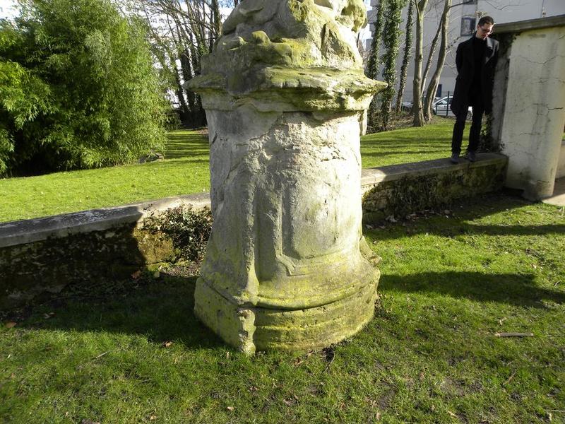 Groupe sculpté, ronde-bosse (grandeur nature) : Vénus et Cupidon