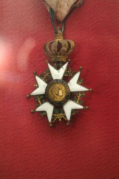 manuscrit (lettre patente) de Napoléon Ier du 26 avril 1808 : Attribution du titre de baron de l'Empire au général François Roguet - © Ministère de la Culture (France), Médiathèque du patrimoine et de la photographie (objets mobiliers), tous droits réservés