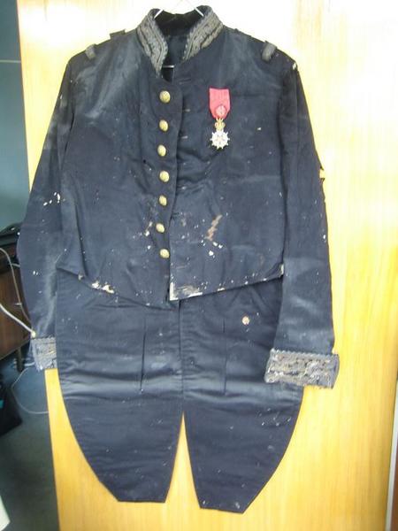 ensemble d'un costume militaire (costume d'apparat) : veste - © Ministère de la Culture (France), Médiathèque du patrimoine et de la photographie (objets mobiliers), tous droits réservés