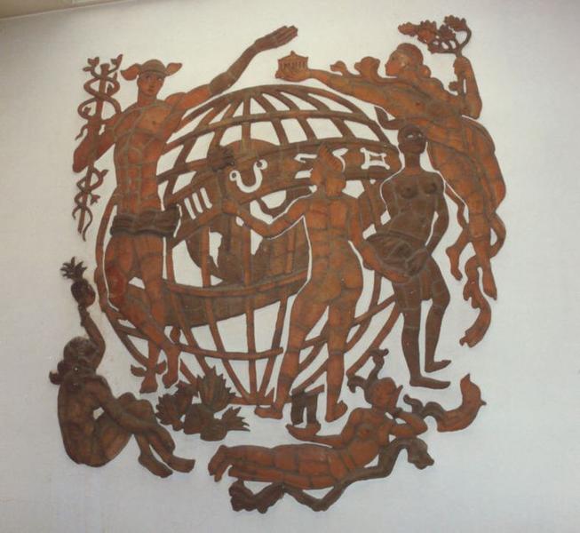 bas-relief : Les Échanges commerciaux et intellectuels entre les nations - © Ministère de la Culture (France), Médiathèque du patrimoine et de la photographie (objets mobiliers), tous droits réservés
