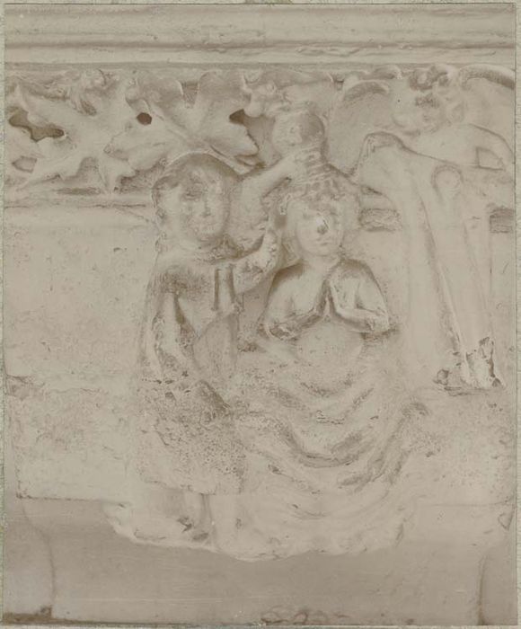 fonts baptismaux : Baptême du Christ, ange portant un coffret - © Ministère de la Culture (France), Médiathèque du patrimoine et de la photographie, diffusion GrandPalaisRmn Photo