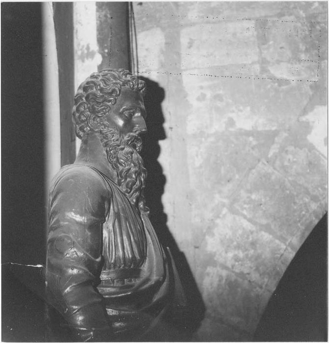 statue : Saint Paul