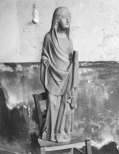 statue : Sainte Geneviève