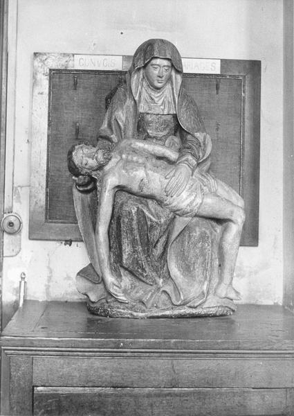 groupe sculpté : Vierge de Pitié