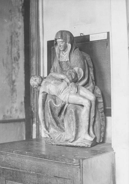 groupe sculpté : Vierge de Pitié