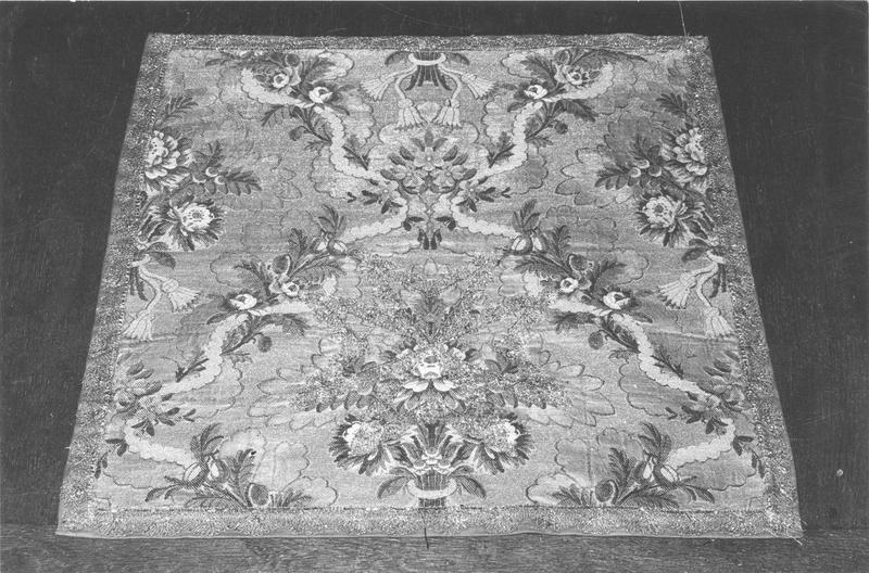 ornement doré dit du chapitre royal : voile de calice