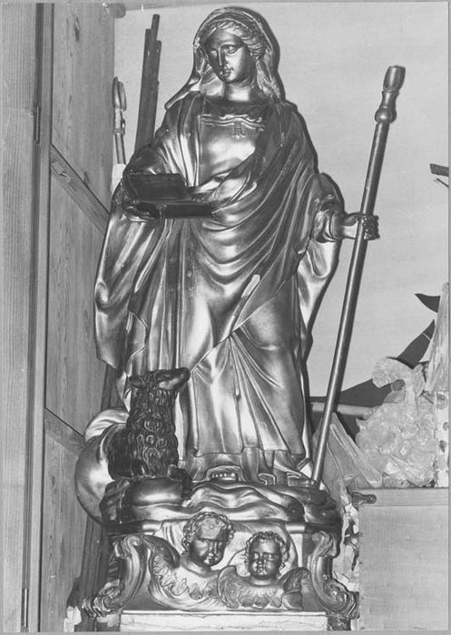 statue de procession : Sainte Geneviève