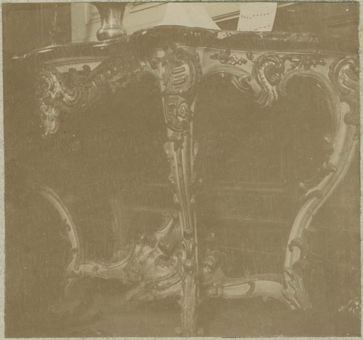 console style Louis XV - © Ministère de la Culture (France), Médiathèque du patrimoine et de la photographie, diffusion GrandPalaisRmn Photo