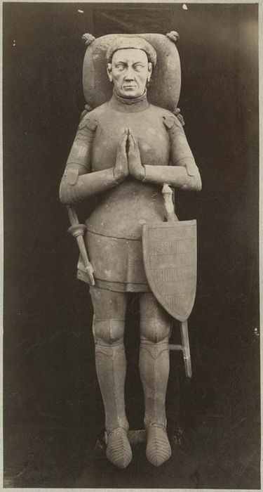 statue : Guillaume de Chastel, panetier des rois Charles VI et Charles VII