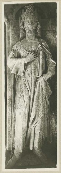 statue (gisant) : Constance d'Arles, seconde épouse de Robert le Pieux, roi de France