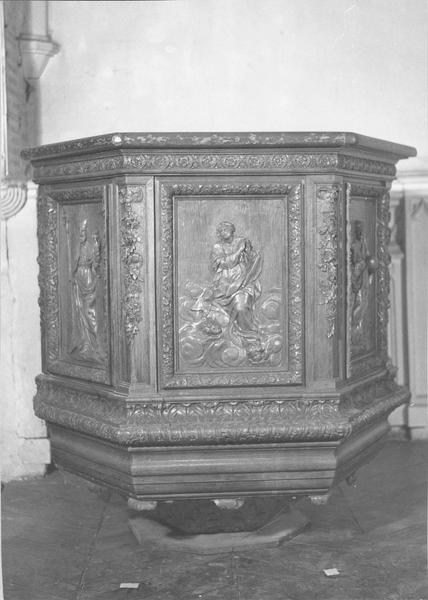 chaire à prêcher (cuve), vue générale - © Ministère de la Culture (France), Médiathèque du patrimoine et de la photographie (objets mobiliers), tous droits réservés