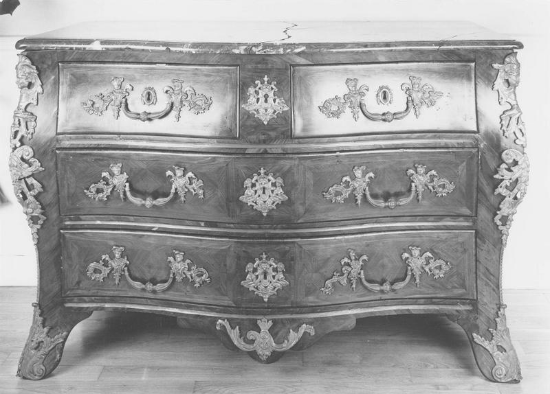 commode, vue générale - © Ministère de la Culture (France), Médiathèque du patrimoine et de la photographie (objets mobiliers), tous droits réservés