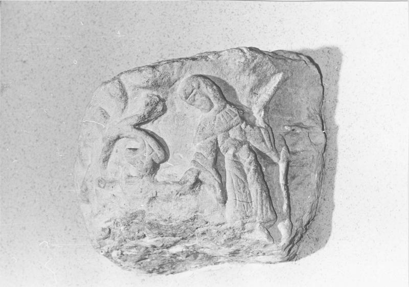 chapiteau : Personnage (un), arbre (un), vue gnéarle - © Ministère de la Culture (France), Médiathèque du patrimoine et de la photographie (objets mobiliers), tous droits réservés