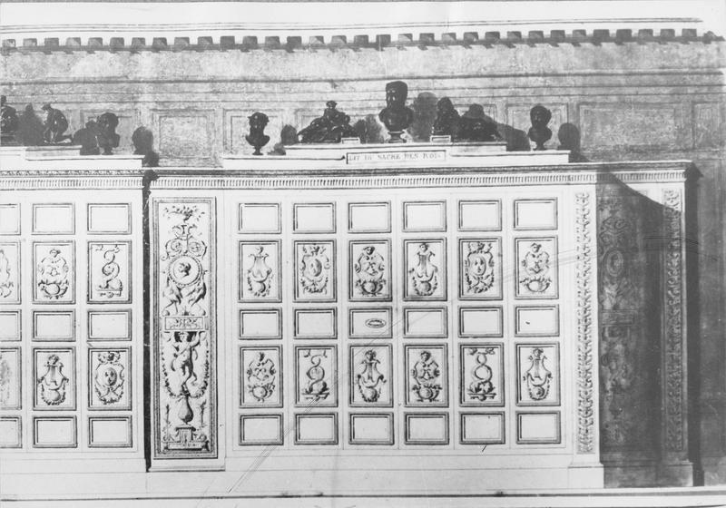 armoire-bibliothèque, vue partielle du dessin de l'architecte Gabirel (archives nationales NIII Seine 8981)