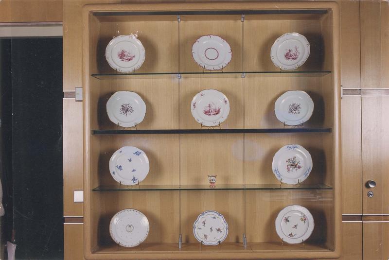assiettes, assiette creuse, vue générale