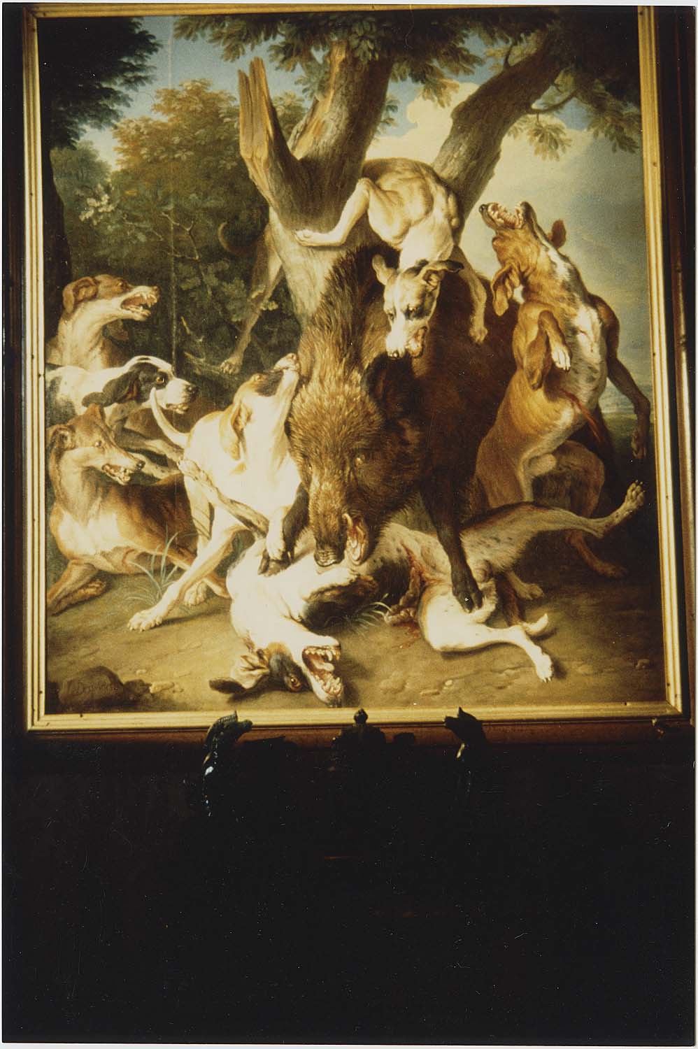 tableau : Chiens attaquant un sanglier, vue générale - © Ministère de la Culture (France), Médiathèque du patrimoine et de la photographie (objets mobiliers), tous droits réservés