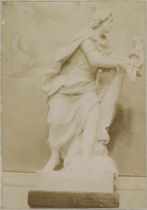 statue (grandeur nature) : Saint Louis offrant la couronne d'épines