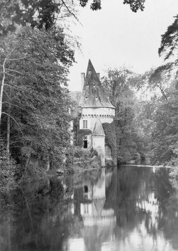 Vue sur le château et la Mayenne