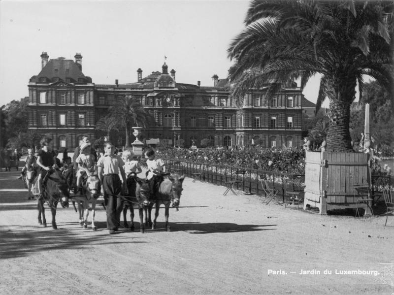 Façade du Sénat, jardin du Luxembourg, promenade à dos d'ânes