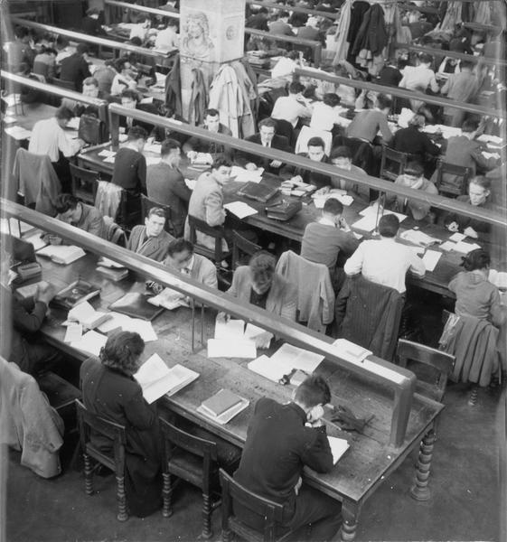 Bibliothèque Sainte-Geneviève : les lecteurs