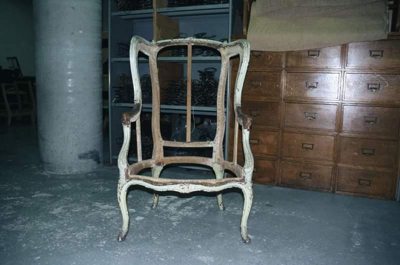 fauteuil (bergère à dossier gondole), dégarnie