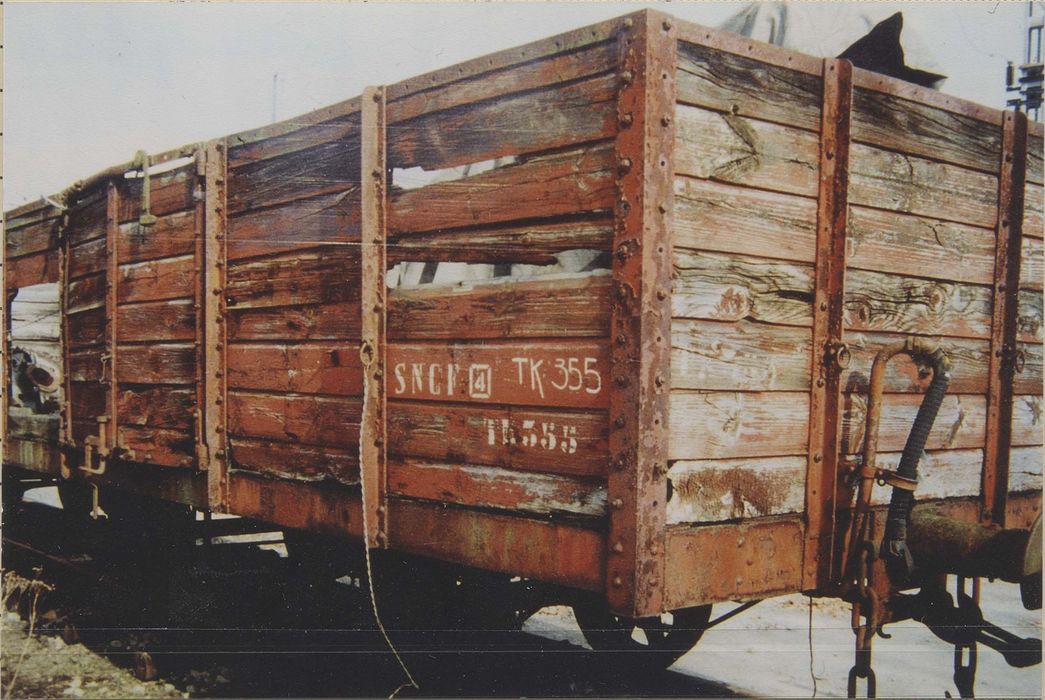 wagon tombereau à voie métrique et à 2 essieux n°TK 355