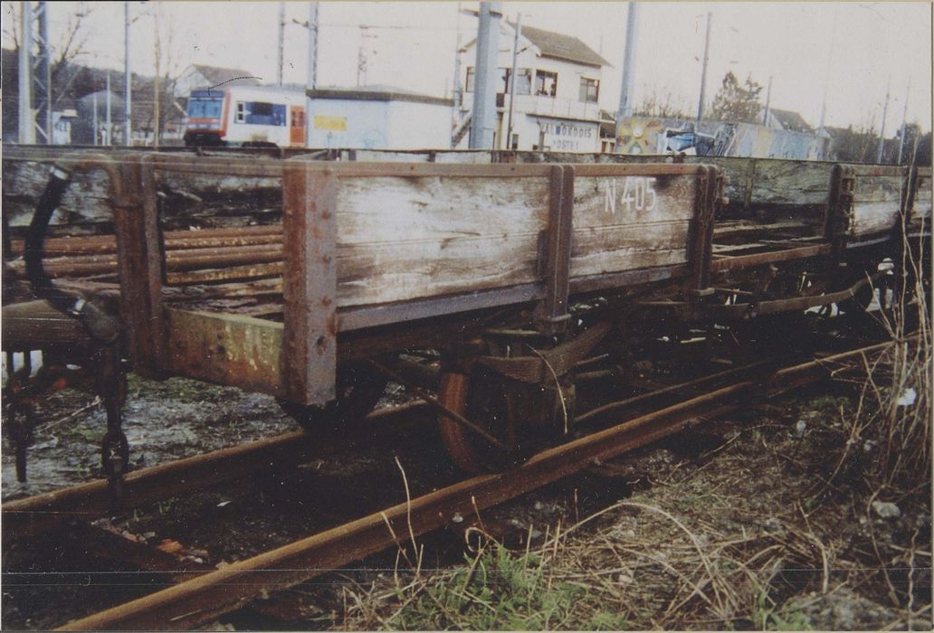 Wagon plat à deux essieux type court et à voie métrique n° 405