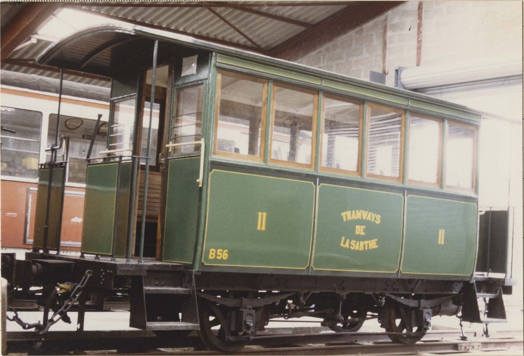 voiture à voyageurs type Carel Frères, à essieux parallèles, à voie métrique, B 56 - © Ministère de la Culture (France), Médiathèque du patrimoine et de la photographie, diffusion RMN-GP