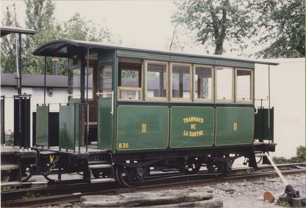 voiture à voyageurs type Carel Frères, à essieux parallèles, à voie métriques, B 36 - © Ministère de la Culture (France), Médiathèque du patrimoine et de la photographie, diffusion RMN-GP