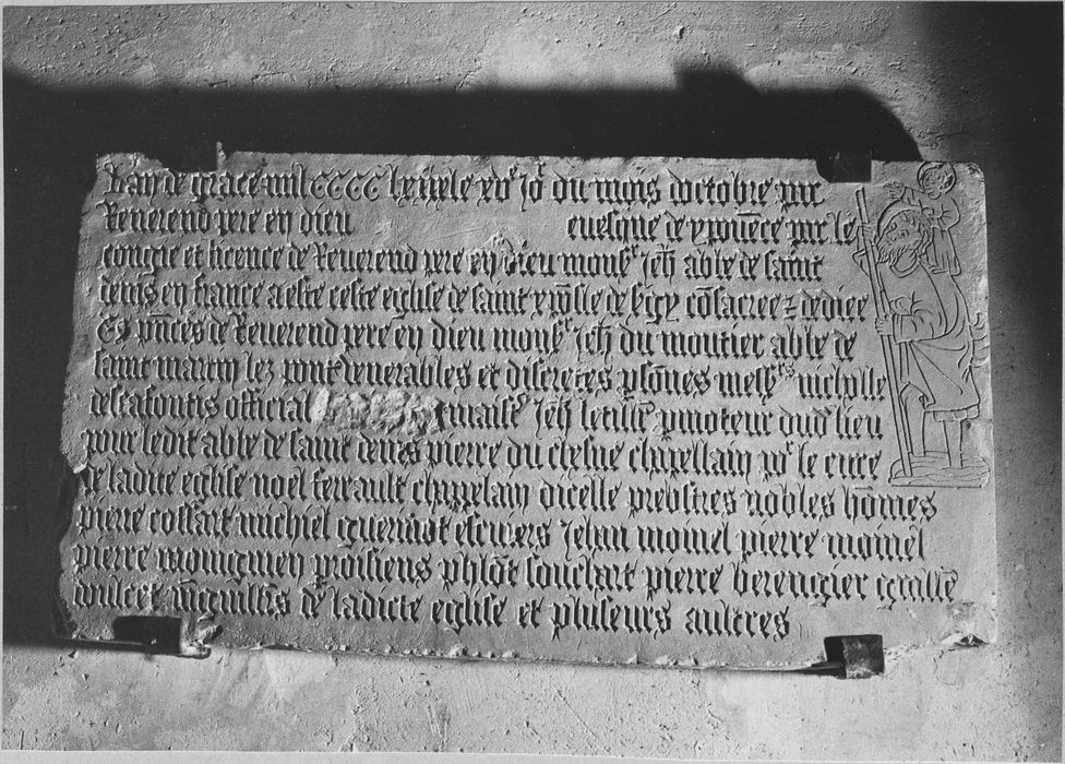 plaque commémorative de la dédicace de l'église - © Ministère de la Culture (France), Médiathèque du patrimoine et de la photographie, diffusion RMN-GP