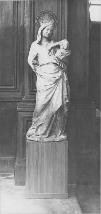 statue : Vierge à l'enfant