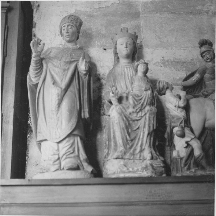 deux statues : saint Nicolas ; Vierge à l'Enfant ; groupe sculpté : la Charité de saint Martin