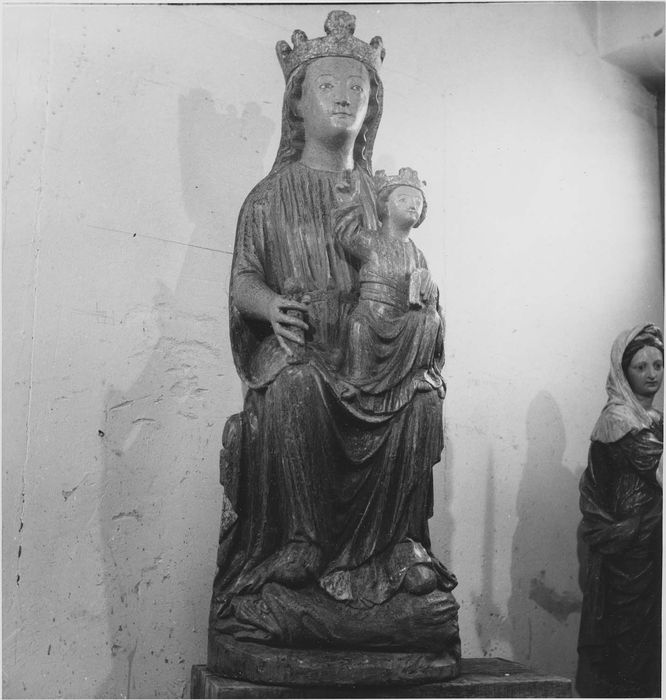 statue : Vierge à l'Enfant