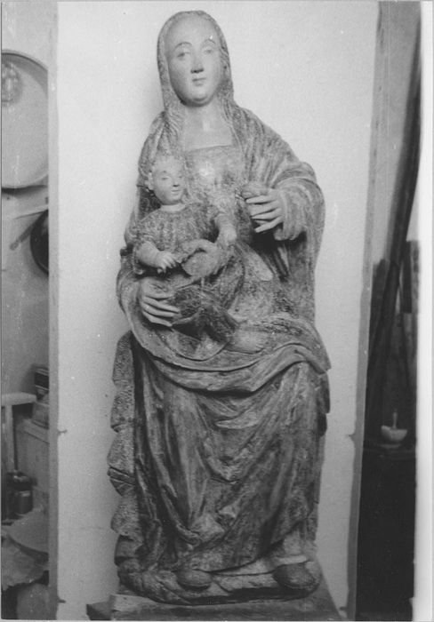 statue : Vierge à l'Enfant