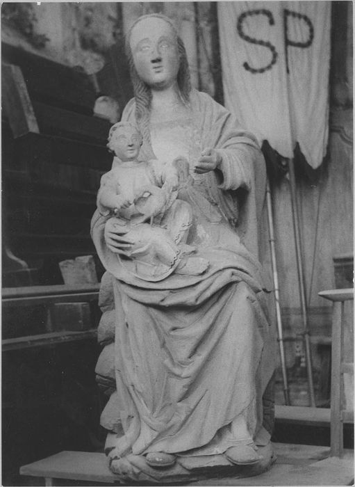 statue : Vierge à l'Enfant