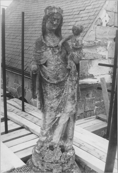 statue : Vierge à l'Enfant